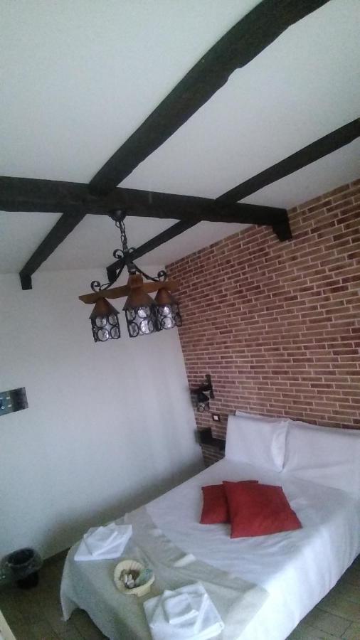 Domus Florio - Humanitas Rozzano Bed and Breakfast Pieve Emanuele Buitenkant foto